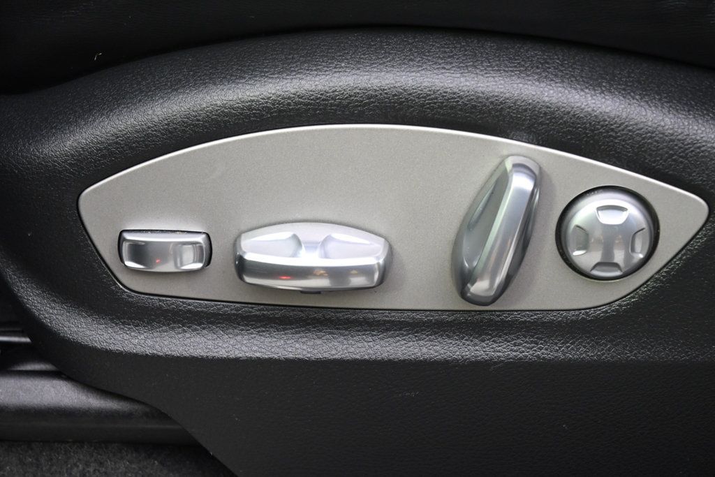 Used 2014 Porsche Cayenne Platinum Edition AWD/4WD image 14