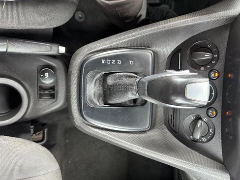 Used 2015 Ford Transit Connect XLT image 28