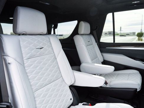 Used 2026 Cadillac Escalade Platinum Sport w/ LPO, Floor Liner Package image 44