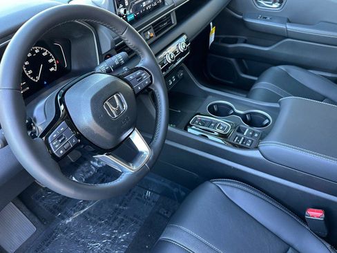 New 2025 Honda Pilot Touring image 10