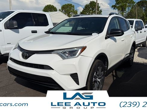Used 2017 Toyota RAV4 LE FWD image 1