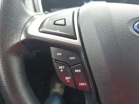 Used 2019 Ford Fusion SE image 13