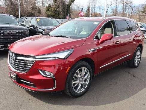 Used 2023 Buick Enclave Essence w/ Experience Buick Package image 8