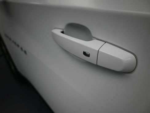 Used 2023 Chevrolet Traverse LT image 34