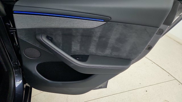 Used 2026 Tesla Model Y AWD image 39