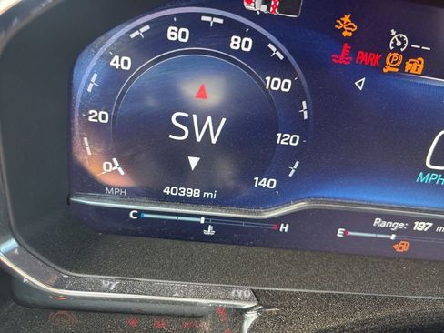 Used 2025 Chevrolet Silverado 1500 LT image 9