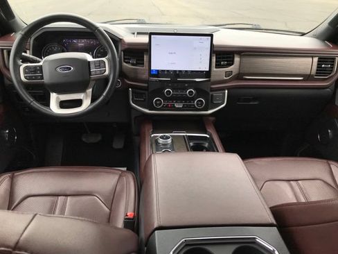 Used 2024 Ford Expedition Limited AWD/4WD image 5