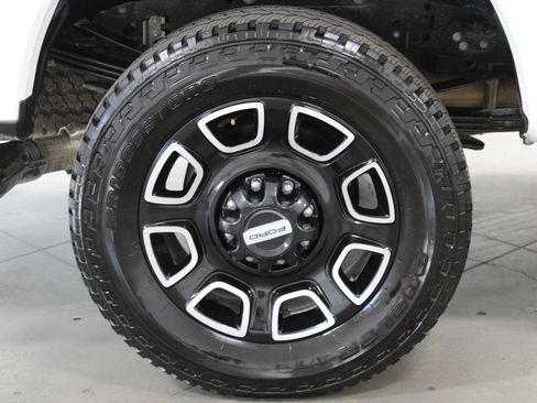 Used 2026 Ford F250 Platinum AWD/4WD image 17