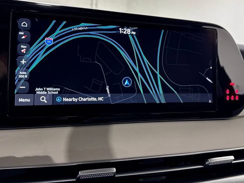 Used 2024 Hyundai Palisade Calligraphy image 4