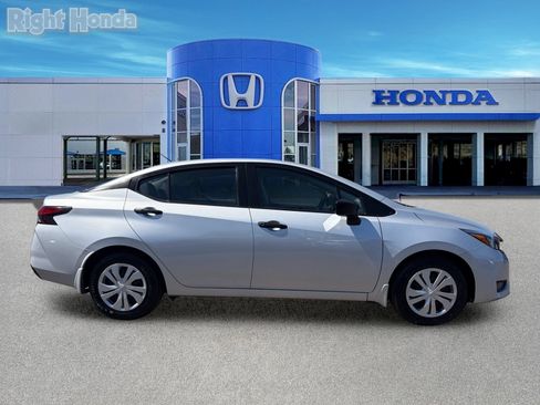 Used 2025 Nissan Versa S w/ Trunk Package FWD image 9