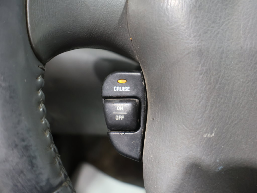 Used 2004 Oldsmobile Alero GLS w/ Sun And Sound Package FWD image 6