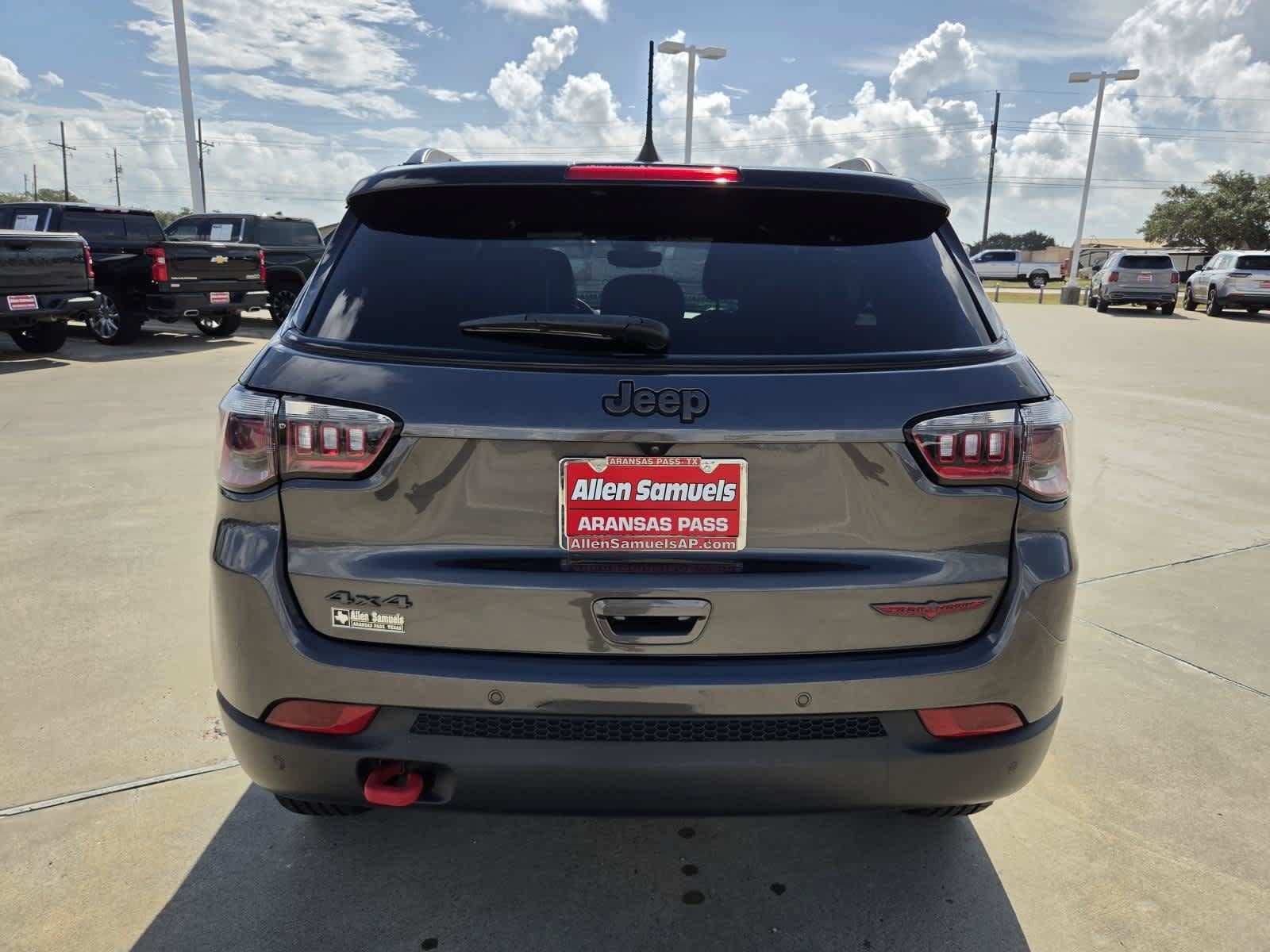 Used 2023 Jeep Compass Trailhawk AWD/4WD image 4