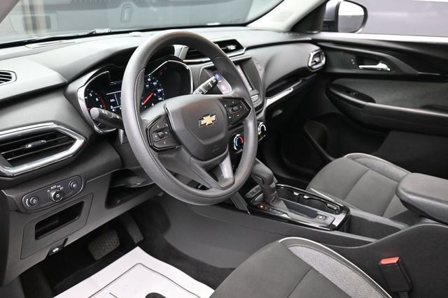 Used 2022 Chevrolet TrailBlazer LT FWD image 14