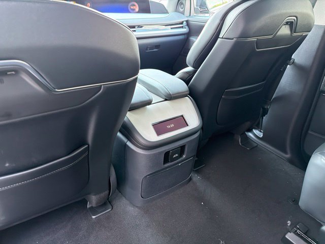 New 2027 Lincoln Navigator Premiere AWD/4WD image 8