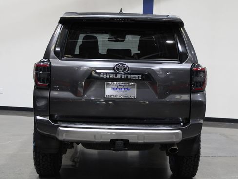 Used 2020 Toyota 4Runner TRD Off-Road Premium w/ Moonroof Package AWD/4WD image 18