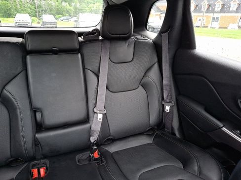 Used 2022 Jeep Cherokee Limited w/ Mopar Interior Package image 20