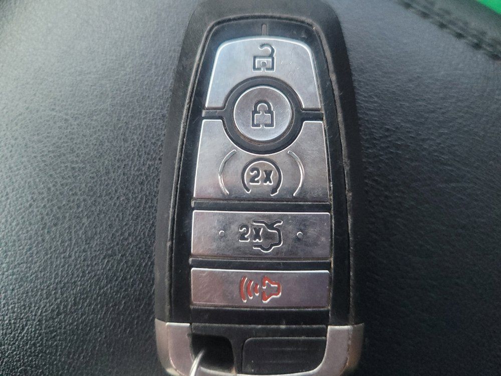 Used 2019 Ford Edge SEL w/ Equipment Group 201A AWD/4WD image 32