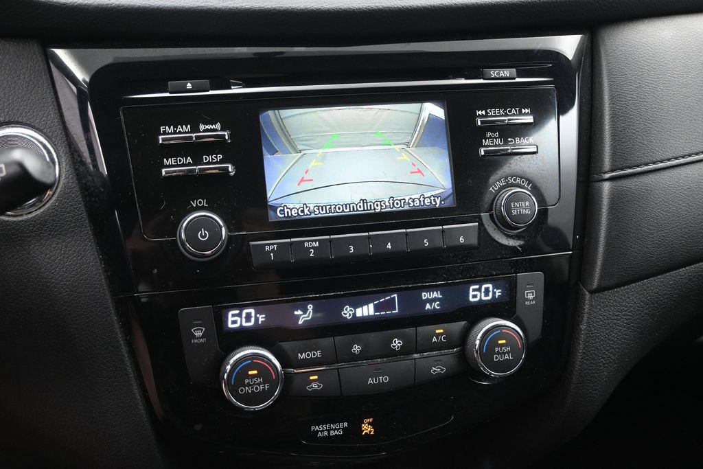 Used 2017 Nissan Rogue SV w/ Midnight Edition AWD/4WD image 15