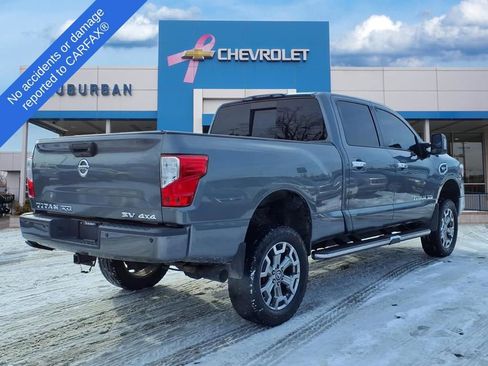 Used 2018 Nissan Titan SV w/ SV Convenience Package image 4