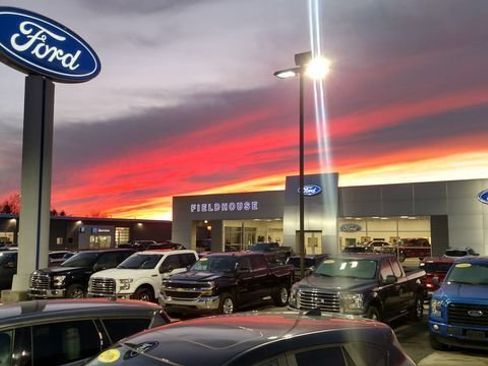 Used 2023 Ford Explorer XLT AWD/4WD image 40
