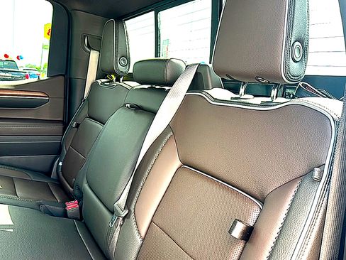 Used 2024 GMC Sierra 1500 Denali w/ Denali Reserve Package RWD image 12