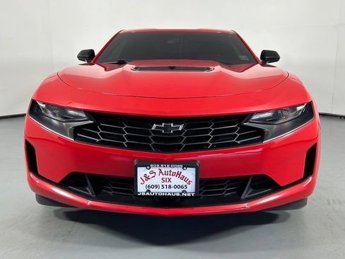 Used 2024 Chevrolet Camaro LT RWD image 2