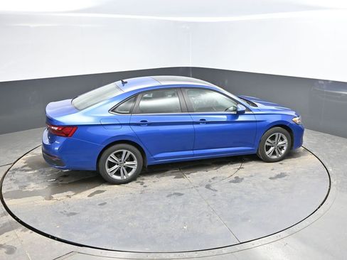 Used 2024 Volkswagen Jetta SE image 16