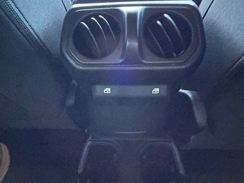 Used 2021 Jeep Wrangler Unlimited Sport AWD/4WD image 25