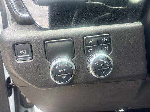 Used 2025 GMC Sierra 1500 SLT RWD image 19
