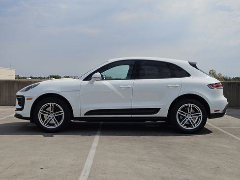 Certified 2026 Porsche Macan AWD/4WD image 2