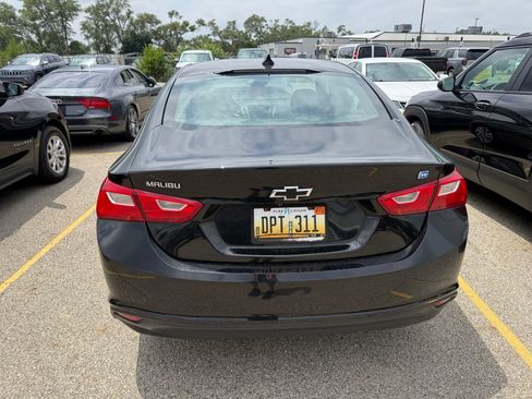Used 2016 Chevrolet Malibu Hybrid w/ Driver Confidence Package FWD image 3