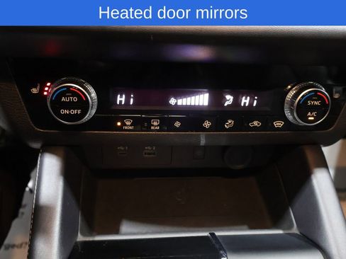 Used 2024 Mitsubishi Outlander SE image 13