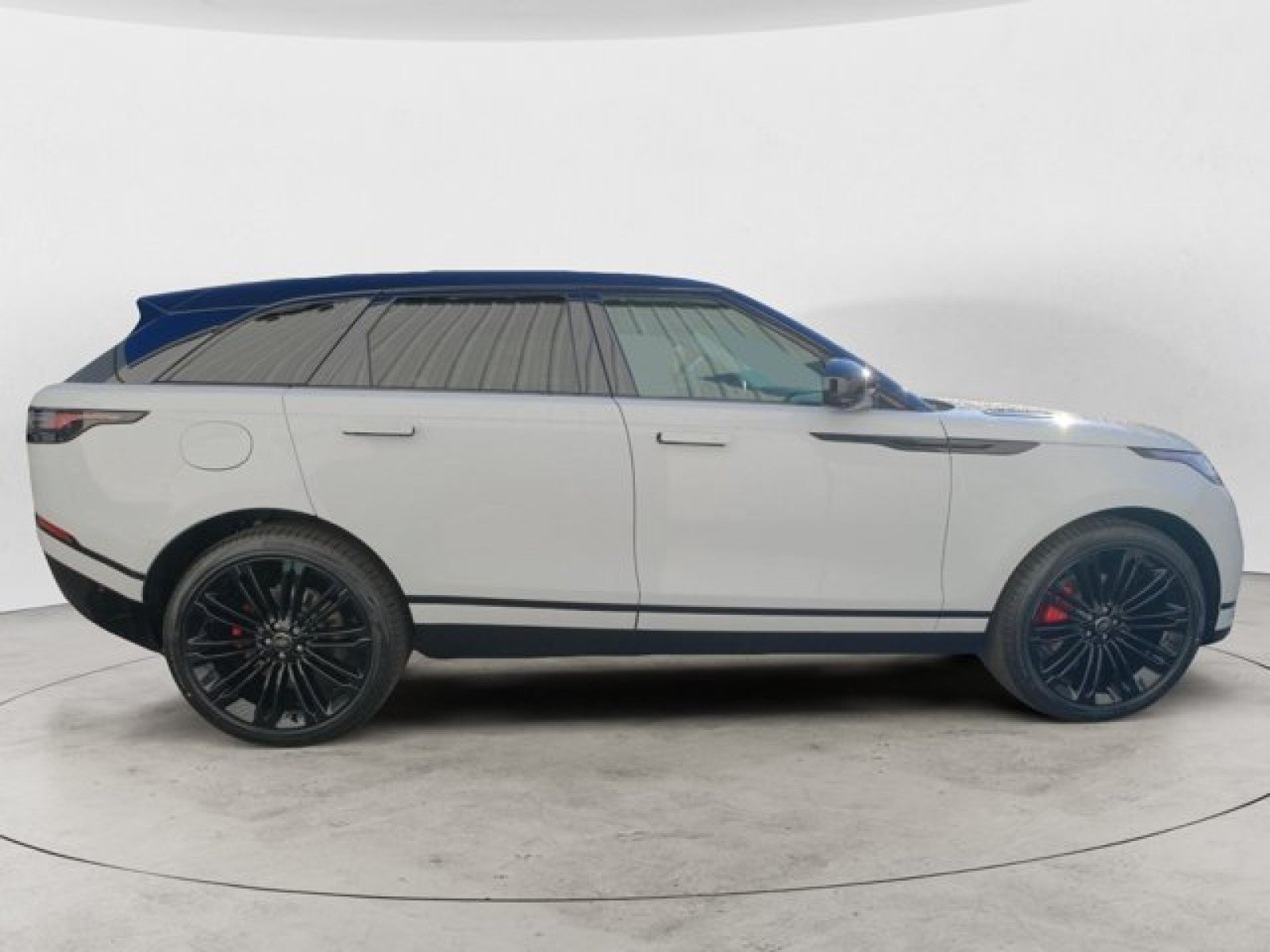 Used 2025 Land Rover Range Rover Velar Dynamic SE AWD/4WD image 6