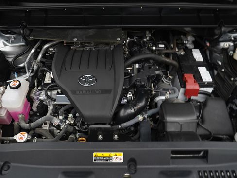 Used 2024 Toyota Highlander Limited AWD/4WD image 36