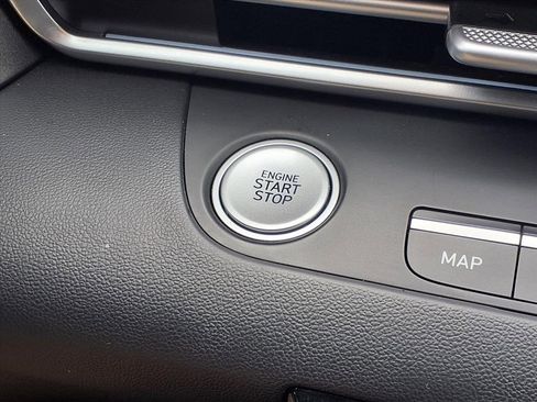 Used 2024 Hyundai Elantra Limited image 13