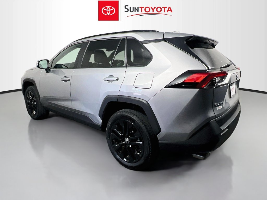 Used 2022 Toyota RAV4 XLE Premium FWD image 6