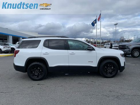 Used 2023 GMC Acadia AT4 w/ Technology Package image 8