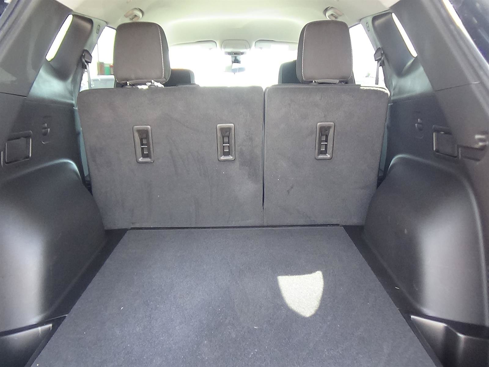 Used 2025 Chevrolet Blazer LT FWD image 11