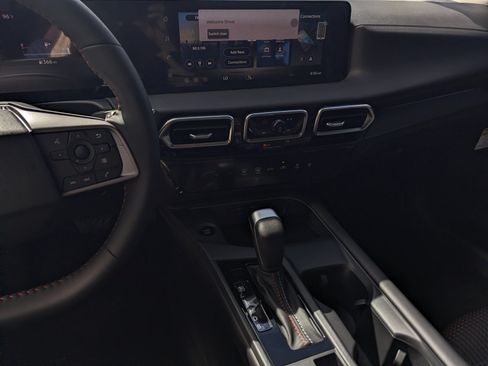 New 2026 Nissan Sentra SR w/ Floor Mat Package FWD image 10