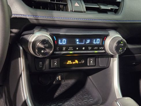 Certified 2025 Toyota RAV4 SE w/ Convenience Package image 31