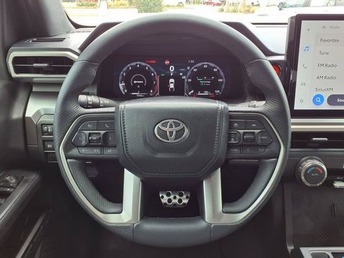 Used 2025 Toyota Tacoma TRD Sport AWD/4WD image 30