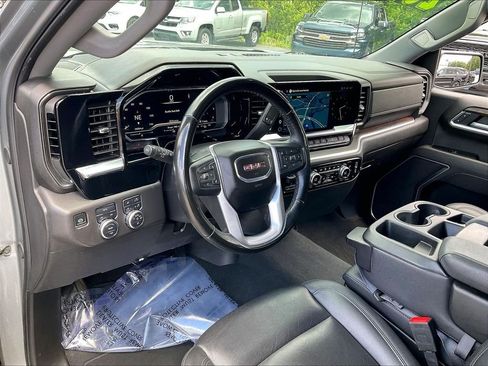 Used 2025 GMC Sierra 1500 SLT AWD/4WD image 8
