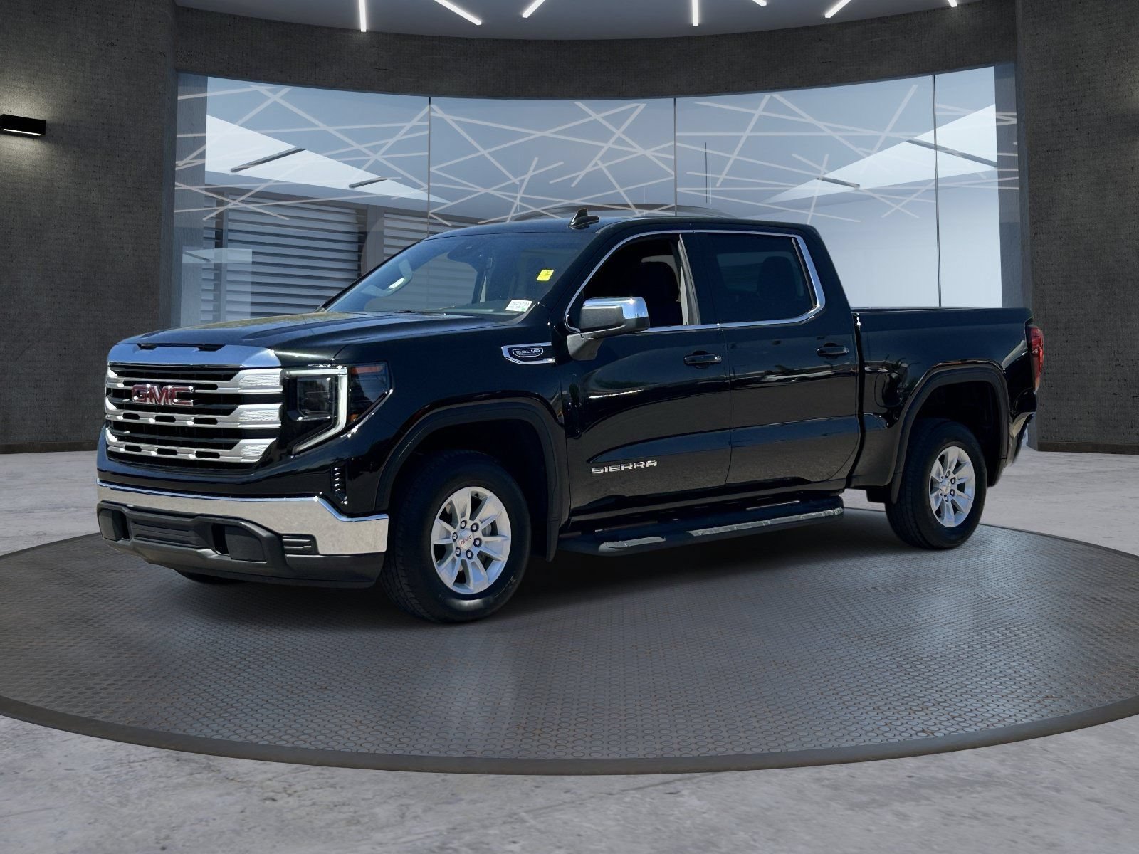 Certified 2025 GMC Sierra 1500 SLE RWD image 2