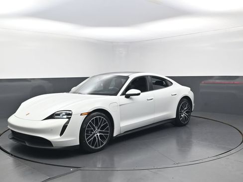 Used 2021 Porsche Taycan RWD image 35