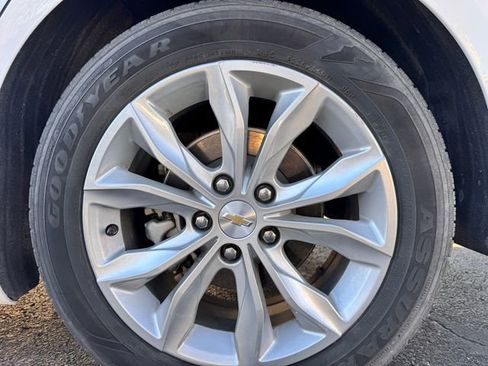 Used 2024 Chevrolet Malibu LT image 27