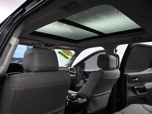 Used 2023 Toyota Tundra Limited image 21