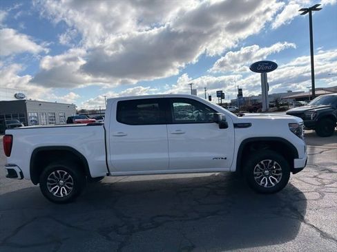Used 2023 GMC Sierra 1500 AT4 image 4