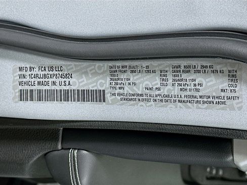 Used 2023 Jeep Grand Cherokee L Limited w/ Trailer Tow Group (B) image 12