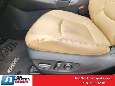 Used 2025 Toyota RAV4 XLE Premium AWD/4WD image 26