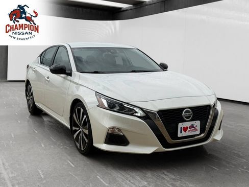Used 2022 Nissan Altima 2.5 SR FWD image 7